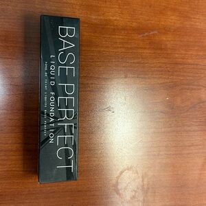 Gorgeous cosmetics base perfection liquid foundation